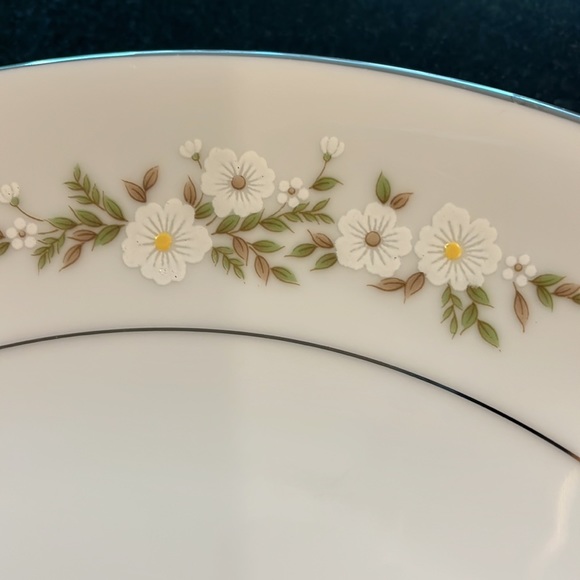 12" Chop Plate (Round Platter) Andrea by MIKASA 5852 - Picture 2 of 5